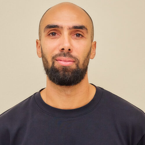 Bah Tidjani (Professeur d'EPS) Bah Tidjani (Professeur d'EPS)